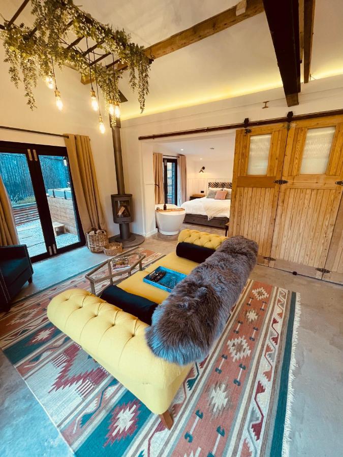 Luxury Barn With Hot Tub, Spa Treatments, Private Dining Little Budworth 외부 사진