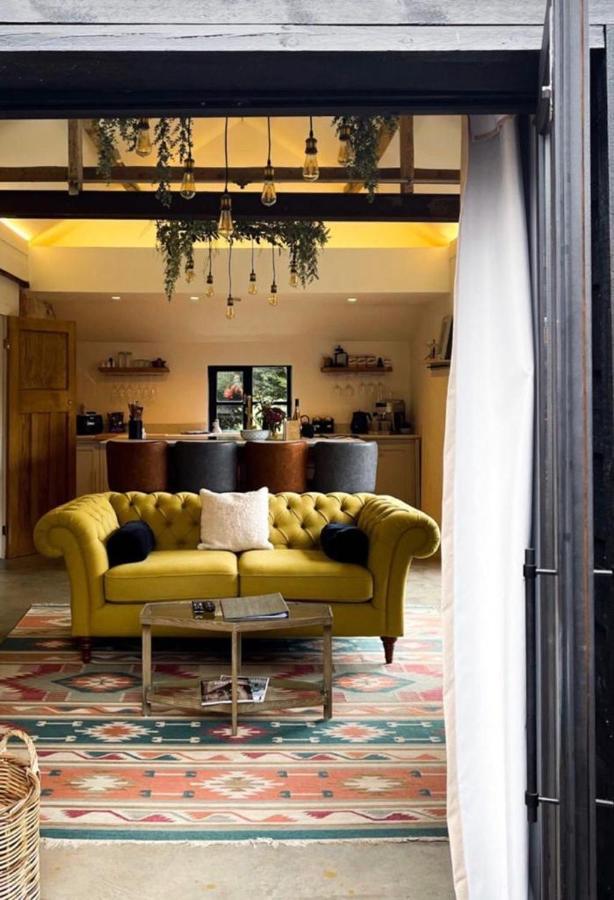 Luxury Barn With Hot Tub, Spa Treatments, Private Dining Little Budworth 외부 사진