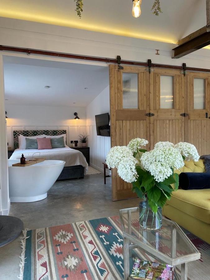 Luxury Barn With Hot Tub, Spa Treatments, Private Dining Little Budworth 외부 사진