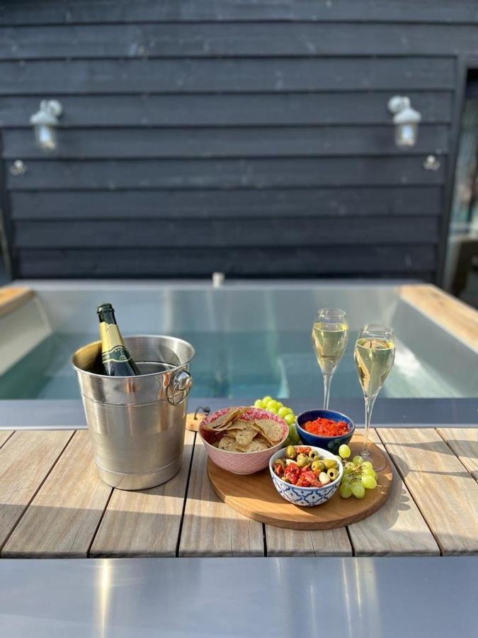 Luxury Barn With Hot Tub, Spa Treatments, Private Dining Little Budworth 외부 사진