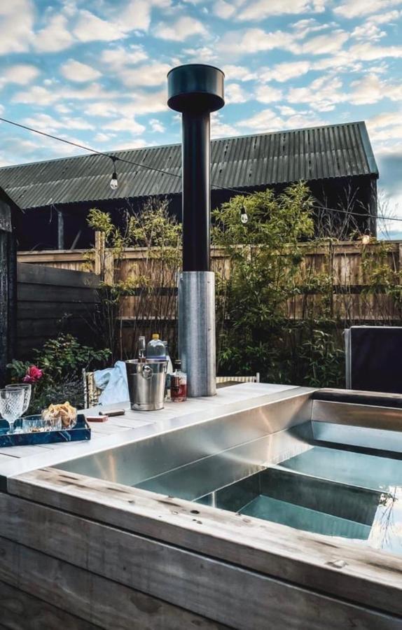 Luxury Barn With Hot Tub, Spa Treatments, Private Dining Little Budworth 외부 사진